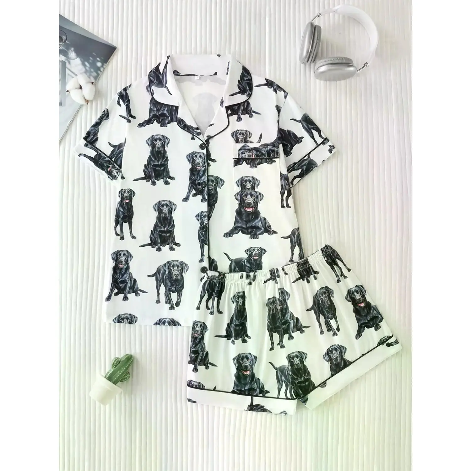 Labrador Dog Print Women's Two-Piece Pajama Set, Soft Satin Fabric, Comfortable Loose Fit Sleepwear