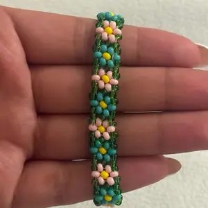 Blooming Bead Bracelet - Colorful Floral Accessory