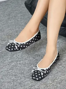 Fashion Pointed Toe Polka Dot Low-Top Rubber Flat Walking Shoes, Elegant Large Size Medium Width Casual Slip-On Women's Shoes, Comfortable All Season Commuter Shoes, Casual Flats