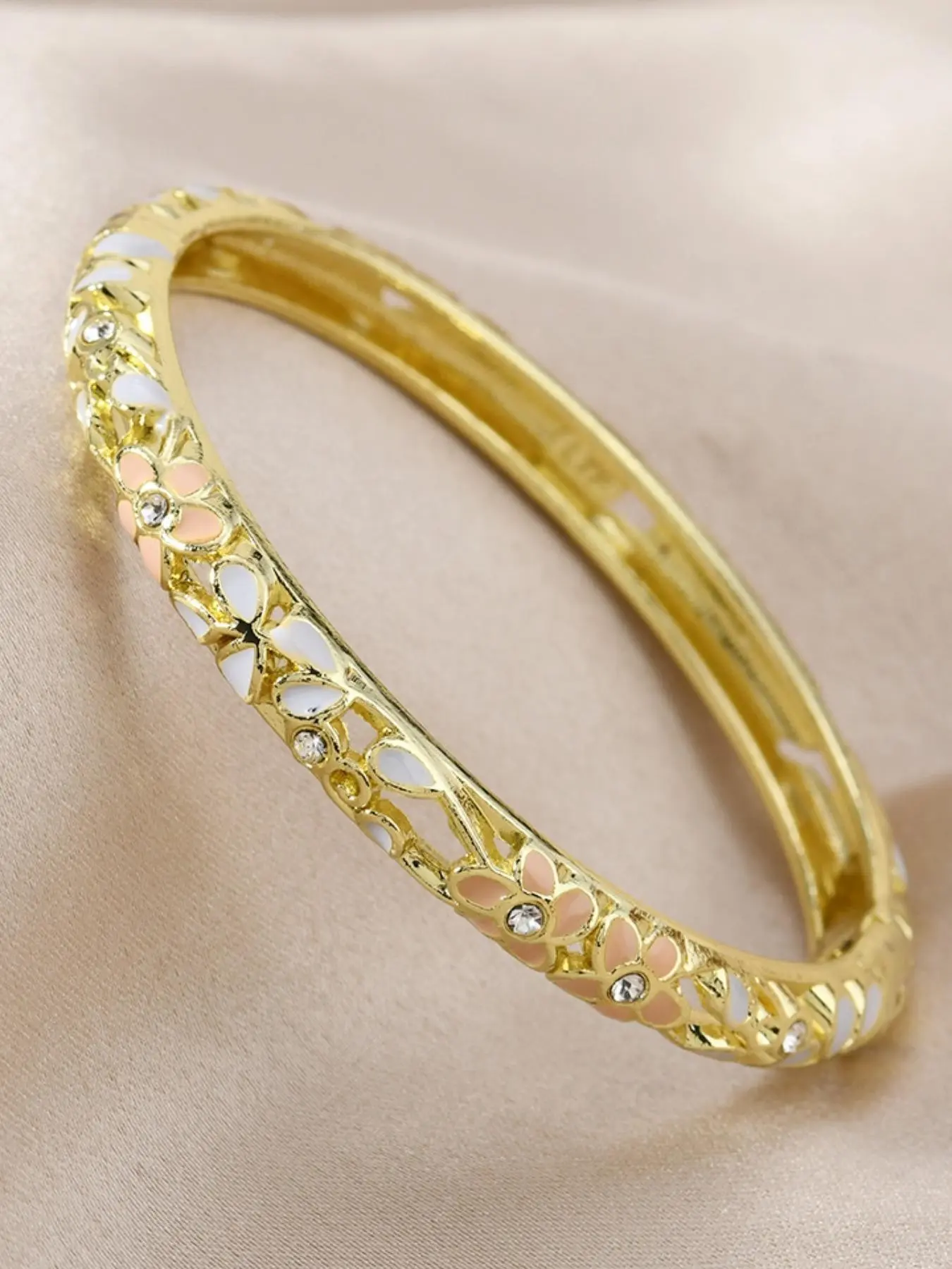 Vintage Flower Pattern Bangle, Copper Bracelets, Elegant Bangle, Fashionable Jewelry for Women & Girls, Fashionable Bracelet Style, Trendy All-match & Exquisite Craftsmanship Jewelry for Birthday Gift, Vintage Floral Design, Fashionable Bangles