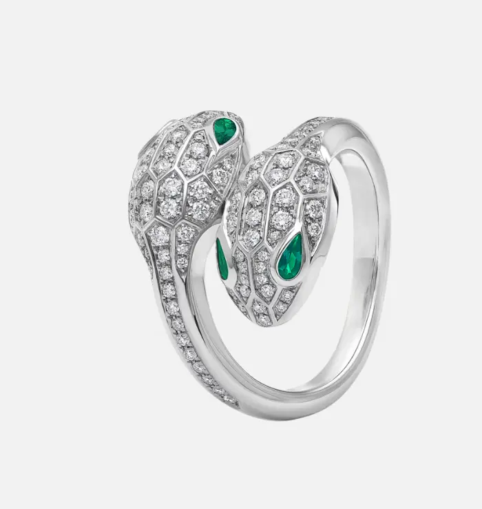 Pre-owned Bvlgari Serpenti Seduttori Ring， 18 kt white gold ring set with emerald eyes and pavé dias，non full set