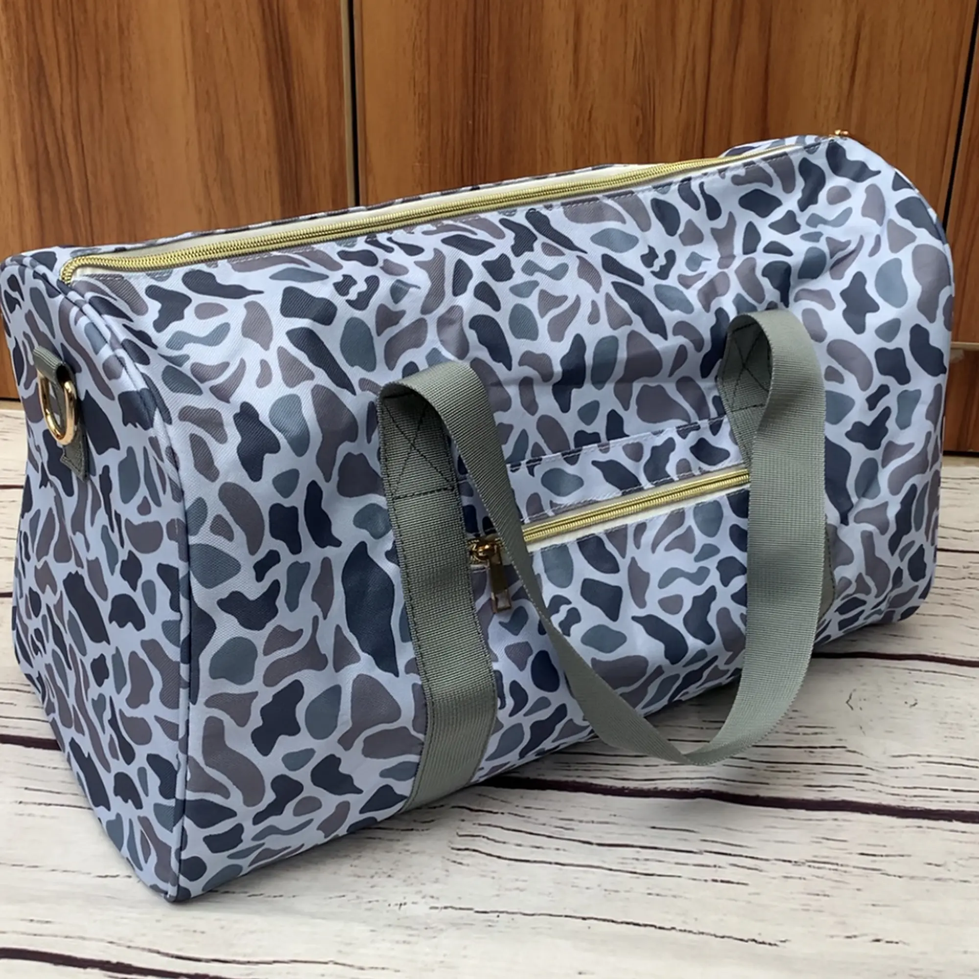 Camouflage duffle bag gym sports bag large capacity travel bag weekend bag