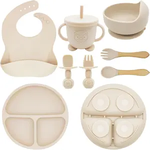 8pcs Silicone Baby Tableware Set, Silicone Bib, Suction Plate, Suction Bowl, Wooden Handle Spoon Fork, Silicone Feeding Utensils, Toddler Dinnerware Set, Food Grade, Soft and Safe