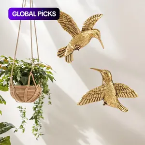 Resin Hummingbird Wall Hanging Decor, Flying Hummingbird Design, Indoor Home Decoration for Living Room, Dining Area, Party and Wedding, Hanging Ornaments