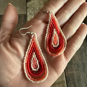 Aretes de $10 - Beaded earrings hand made in Mexico - aretes mariposa hecho a mano - artesanía mexicana