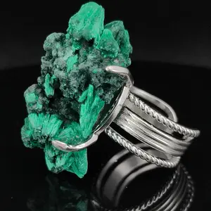 Unique natural crystal ring Natural raw stone and ore ring, crystal tooth ring inlay, fashionable and unique design with a sense of individuality, natural raw stone for women