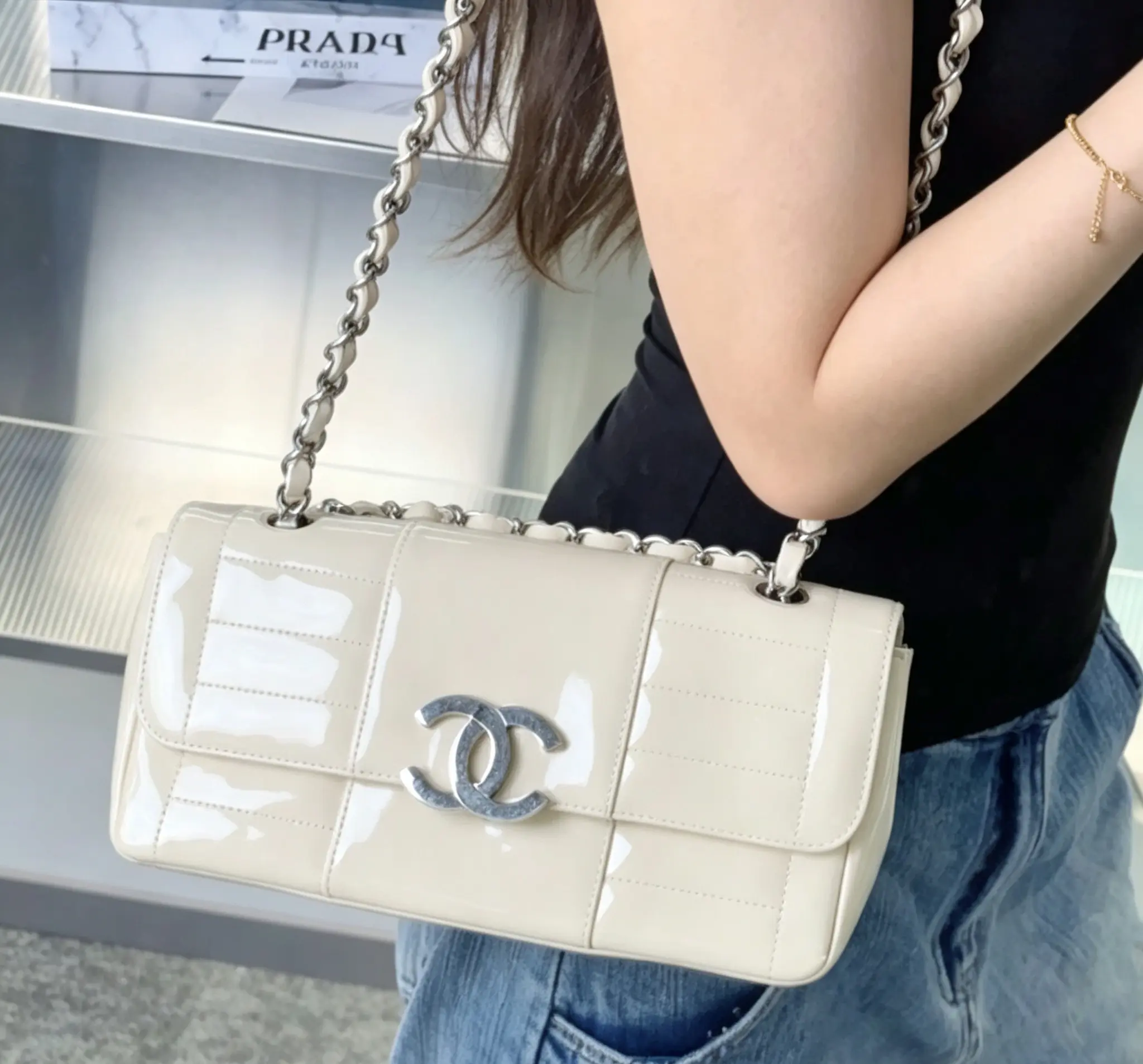 Pre-owned CHANEL Off White Cream Glossy Patent Leather Vertical Stitch Rectangle Flap Bag Cool Silver Interlocking CC Logo Leather Interwoven Chain Shoulder Crossbody Bag Minimalist All Season Handbag