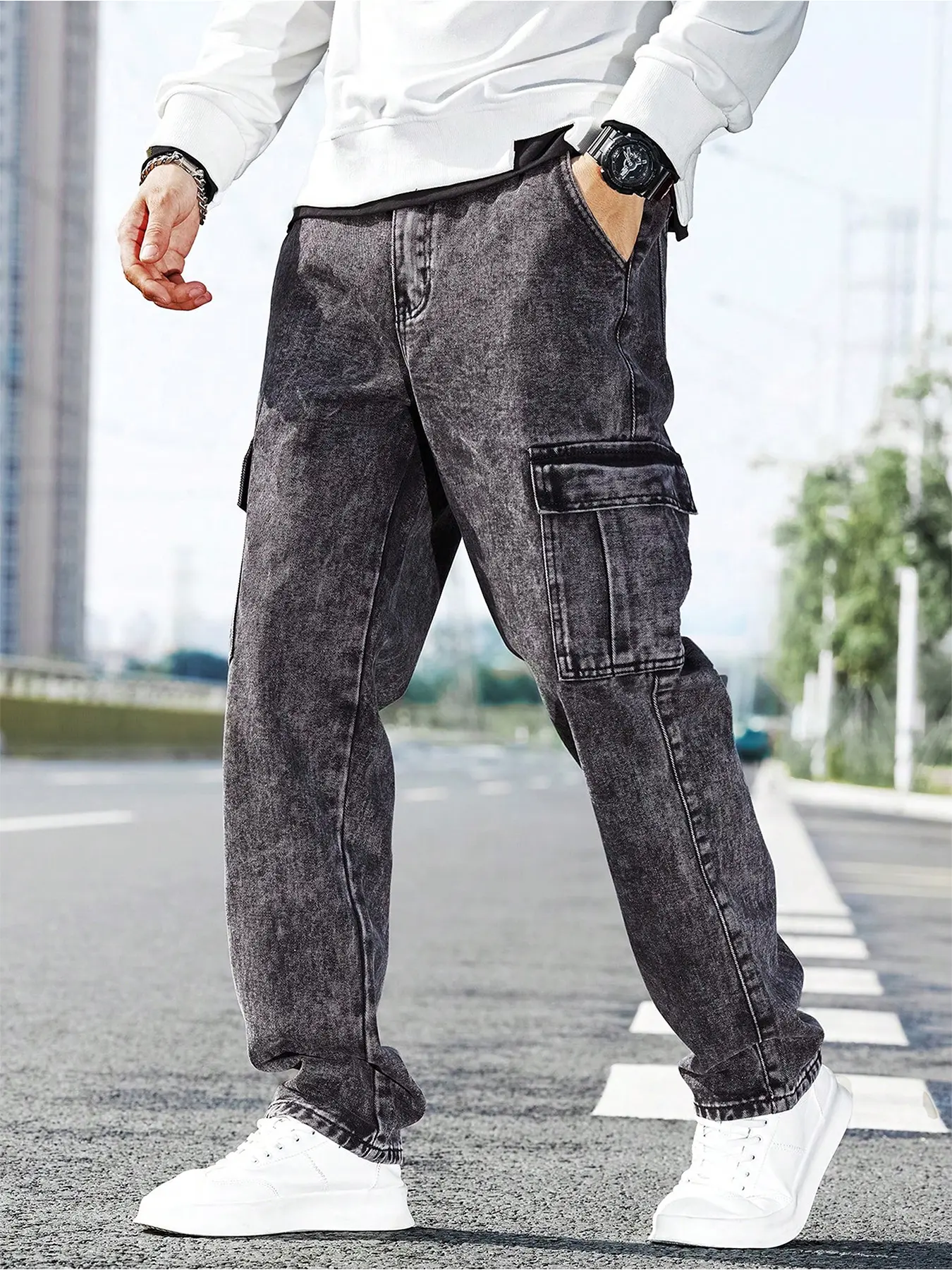 Men's Solid Flap Pocket Cargo Jeans, Pockets Cargo Jeans, Loose Fit Jeans, Relaxed Jeans, Loose Casual Street Fashion Denim Pants for Daily Wear, Men's Trousers for All Seasons, Streetwear