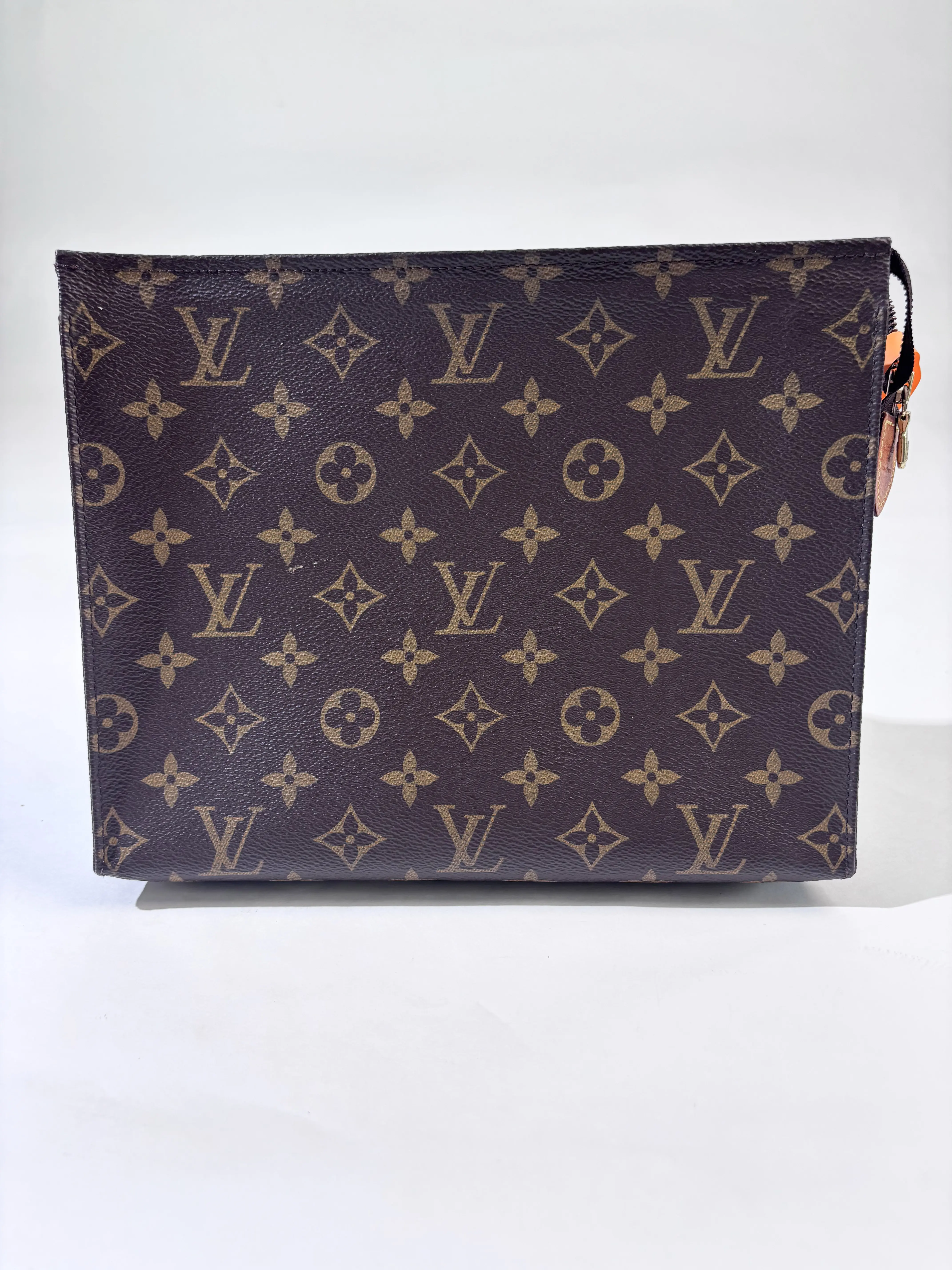Pre-owned Louis Vuitton Leather Clutches & Wristlets Vintage Toiletry 26 Monogram Zip Clutch Pouch, Large Makeup & Document Pouch