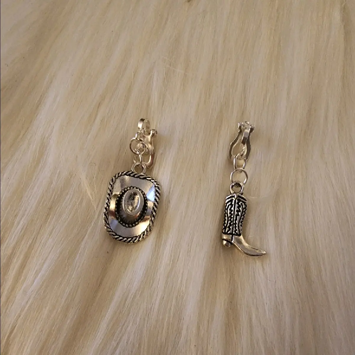 Cowboy Motif Clip-On Earrings - Hat & Boot Design, Women's Fashion Rodeo Outfit Inspo, Urban Cowboy Classic Western Secure Durable Costume Jewelry for Themed Outfits