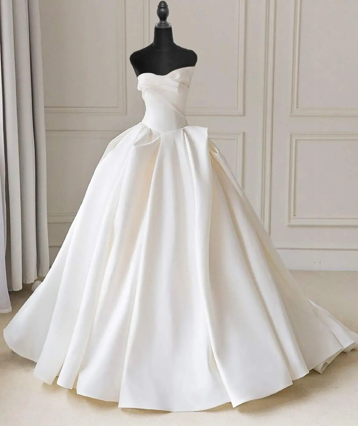 Portable Female Dress Form Mannequin Torso with Adjustable Tripod Stand, Photo Ready Mini Velvet Mannequin for Clothing Product Shooting, Boutique Display Ghost Mannequin, Lightweight Detachable Dress Dummy for T-Shirts Dresses Top Window Counter Showcase