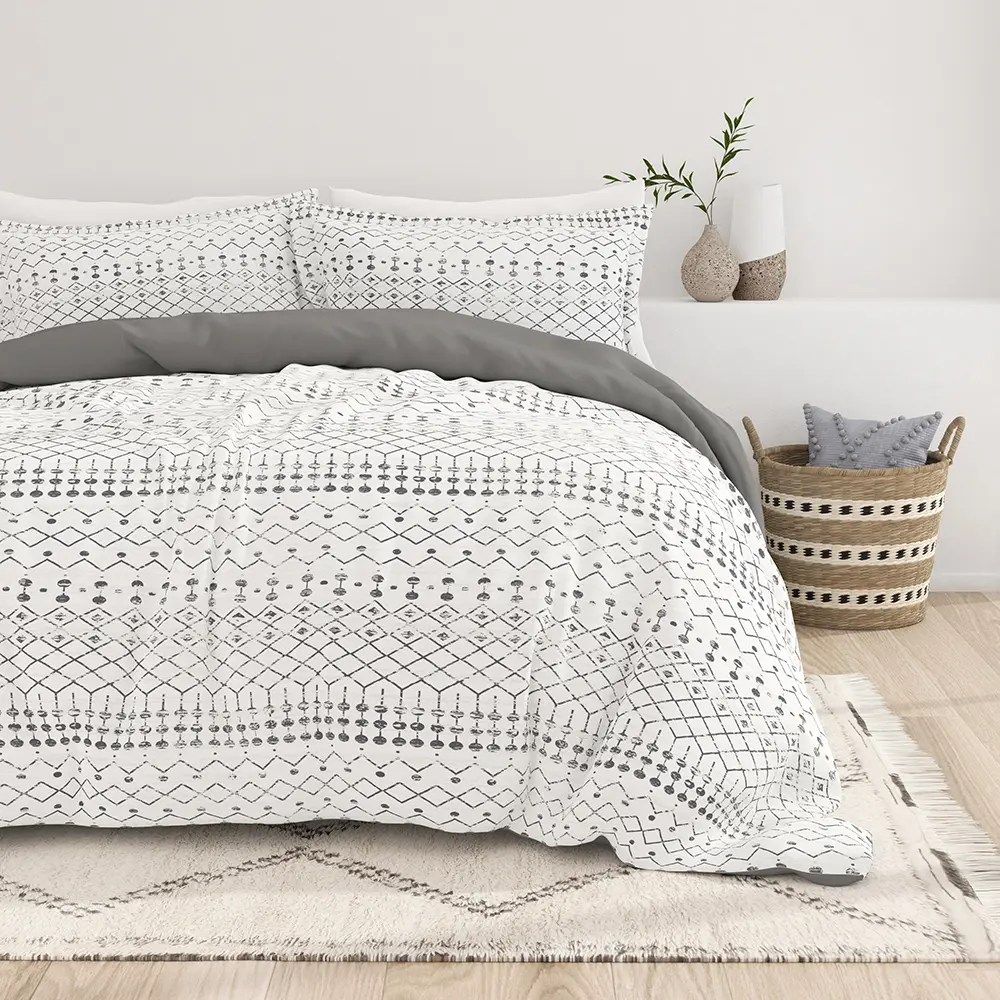 Etched Gate Pattern 3-Piece Reversible Duvet Cover Set Etched Gate Pattern 3-Piece Reversible Duvet Cover Set