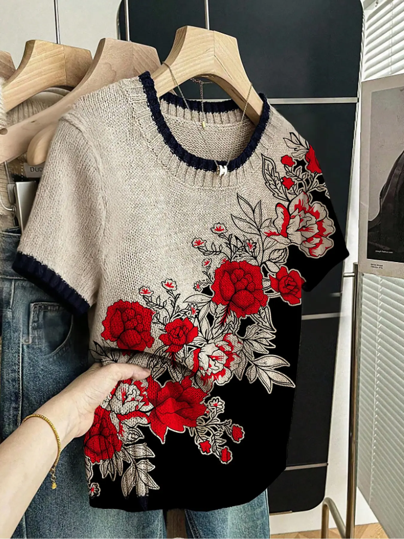 Women's Floral Print Round Neck Fitted Knitted Sweater, Casual Short Sleeve Knitwear Top for Spring Summer Fall, Comfortable Warm Daily Wear