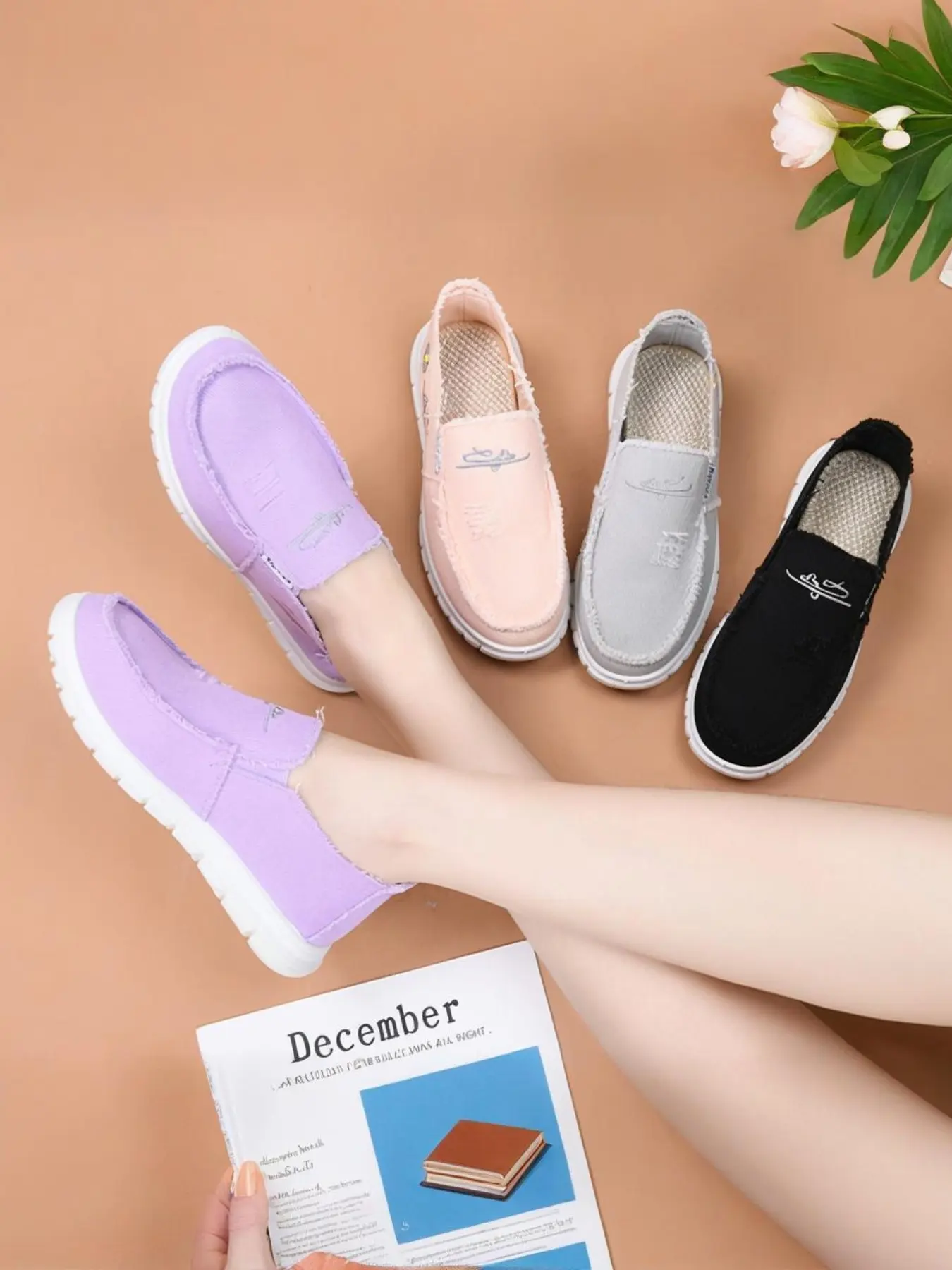 Unisex Sunflower Embroidered Slip-On Sneakers, Slip On Style, Comfortable Non-Slip Walking Shoes, Fashion Casual Flats for Women, Summer Soft Rubber Sole Footwear