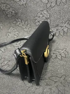 New minimalist solid color fashion crossbody bag for women - a small square shoulder bag with multiple pockets,storage bag  a must-have stylish bag for daily commuting, work, and study.