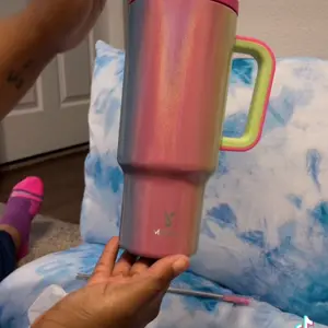 Product Review of 40oz Vacuum Flask, Vacuum Insulated Tumbler, Stainless Steel Water Bottle with Handle, Large Capacity Drinking Cup for Home Office Outdoor Camping from D**y B**d