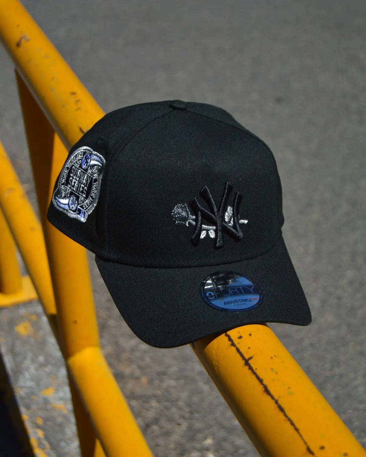 New Era MLB New York Yankees 9FORTY Adjustable Cap Black Skull Crossbones Embroidered NY Logo Side Patch Curved Brim Baseball Hat Streetwear Hip Hop Vintage Unisex Gorra Beisbol TikTok Viral