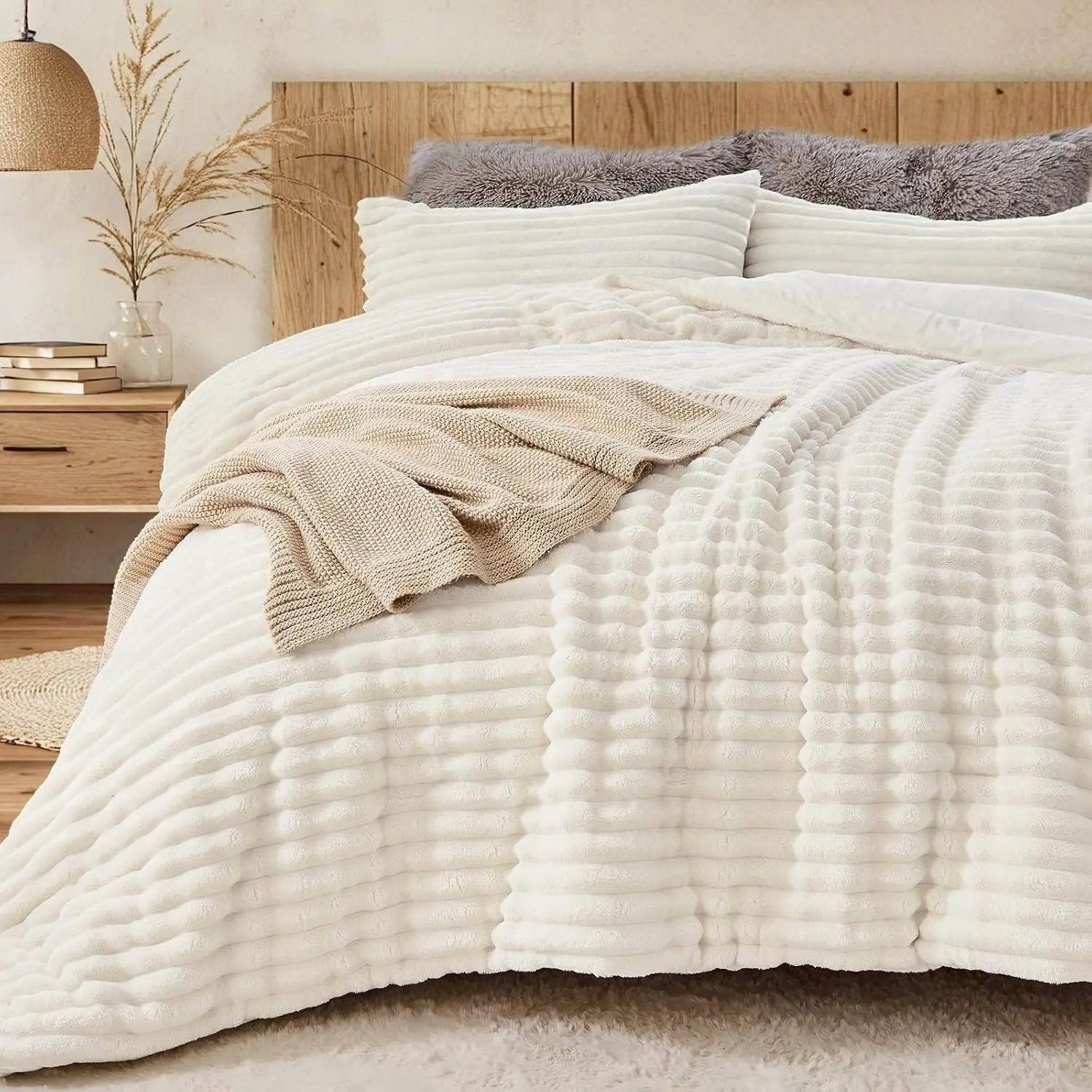 Queen Comforter Set 3 Pieces - Soft Fleece Comforters Queen Size, 1 Luxury Marshmallow Comforter with 2 Pillow, Faux Fur Down Alternative Bedding Set, White