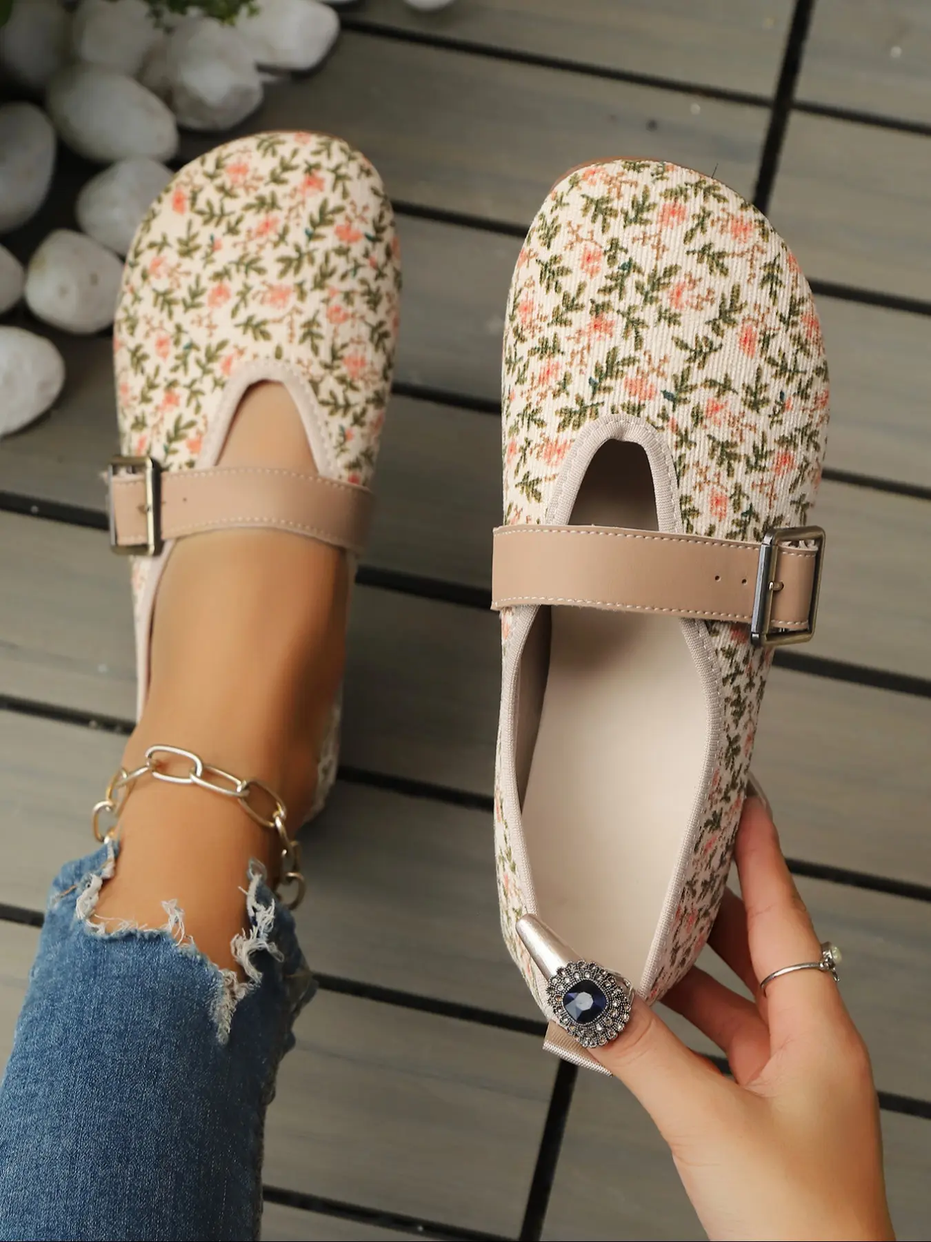 Women's Floral Flat Shoes, Soft Sole Flats, Fashionable Flats, Breathable Closed-Toe Slip-Ons for Summer, Casual and Stylish Daily Footwear for Women, Everyday Wear Footwear, Shoe Dazzle Shoes