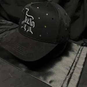 Dandyhats LA colors.