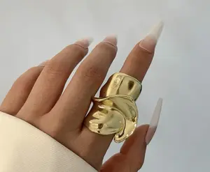 Muse Ring