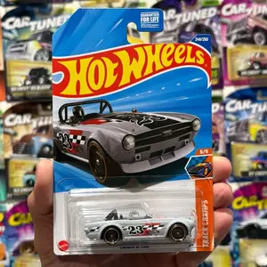 Hw Treasure Hunt Triumph TR6 diecast Car 1:64 scale