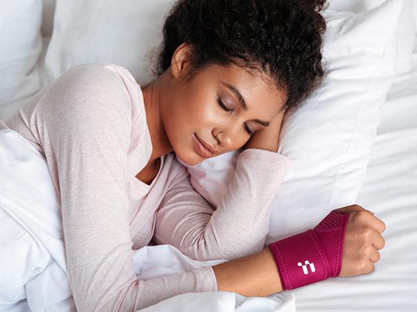 Fitomo Wrist Support Strap with Soft Thumb Opening - Unisex Compression Wristband for Sports, Fitness Workout, Typing, Heavylifting, Adjustable Elastic Fit, Breathable Stretchy Fabric, Basketball Volleyball Gear An Armband Gift for Birthday, Christmas