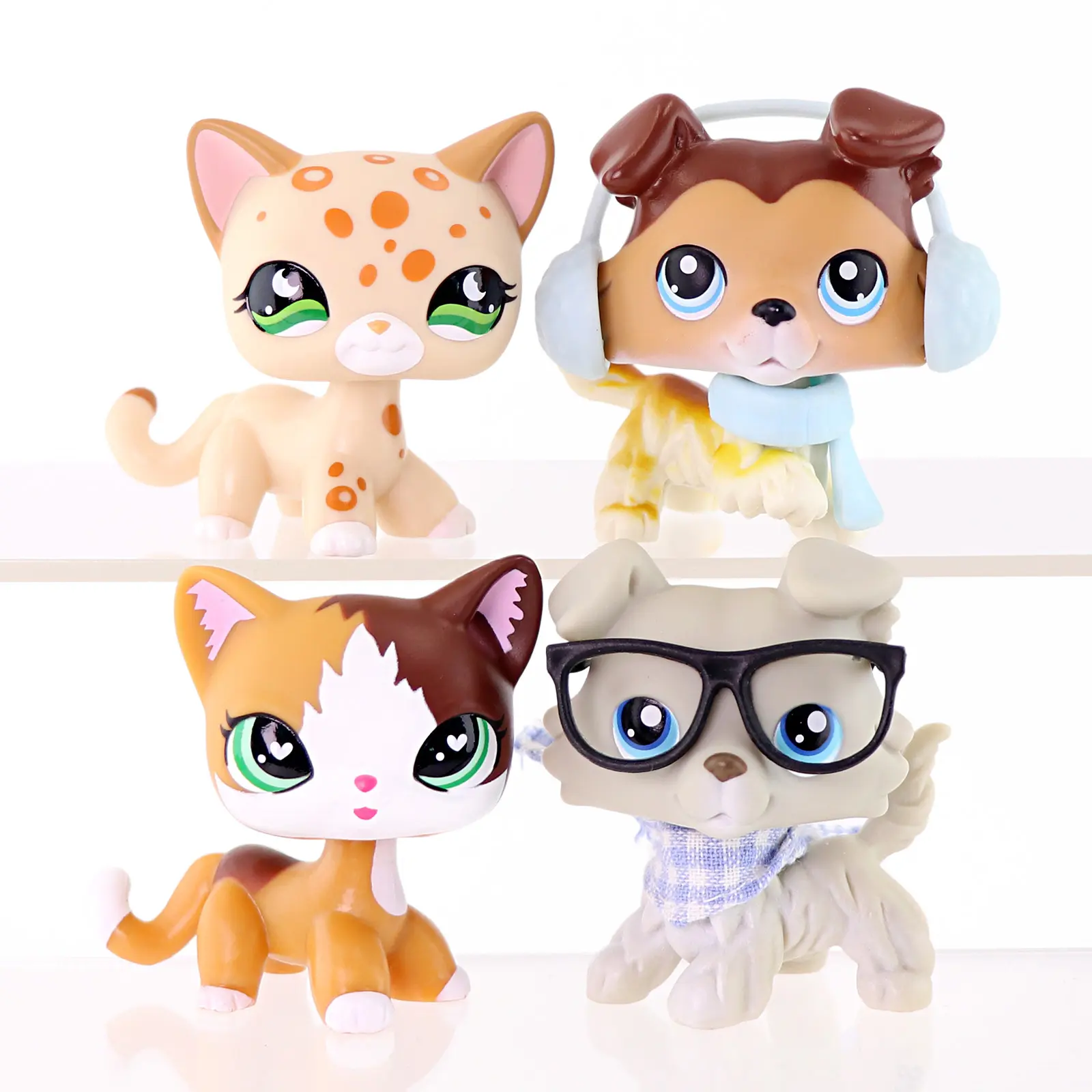 4 Pcs Mini Cat & Dog Animal Figurines Set, Bobble‑Head Pet Figures with Fashion Accessories, Cute Collectible Small Pet Toys, Birthday Party Favor Gifts for Kids