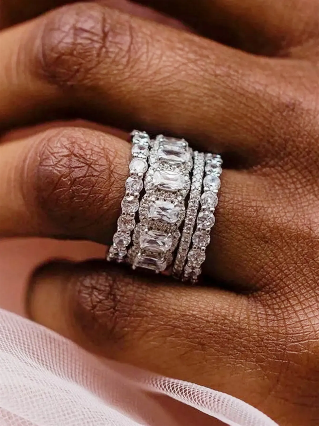 4 Pcs/Set Fashion Stackable Finger Rings Set Cubic Zirconia Ring For Women For Wedding Engagement Anniversary Party Jewelry Valentine's Day Gift