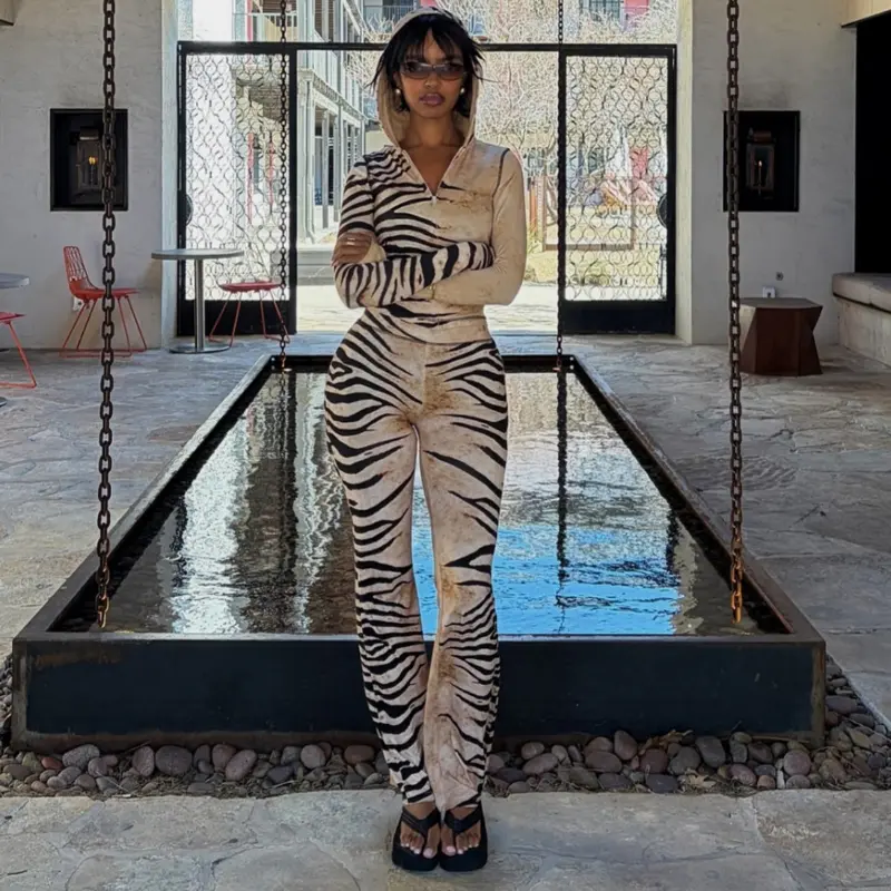 Women's Tiger-Print 2 Piece Sets, Athletic Long Sleeve Hooded Top and Slim-Fit Pants, Casual Outfit Set for the Gym Baddie Lady, Animal Print