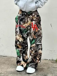 These men's casual, loose-fitting Camouflage trousers with a drawstring waist are made from knitted fabric, making them perfect for casual wear and sports activities, and an ideal choice for everyday travel.