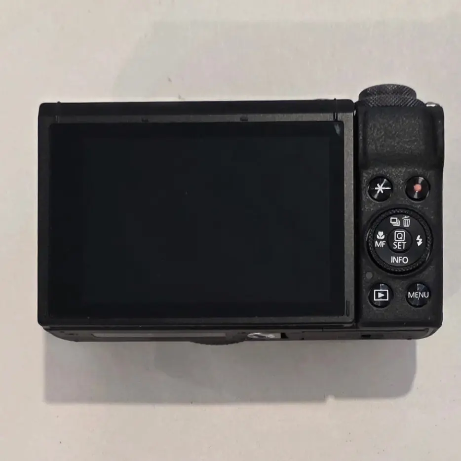 PowerShot G7 X Mark III - 20.1MP With lens and accessories
