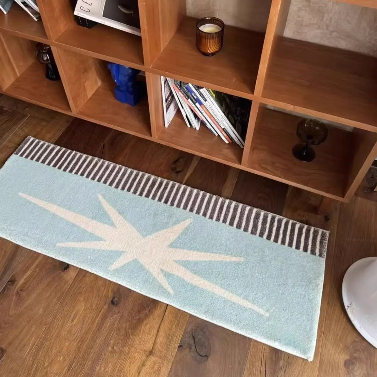 Long rug, 1 count Decorative rug, Soft fluffy rug, Super Soft Rug, Indoor Area Rugs, Polyester Fiber Rug, simple and plush, suitable for bedroom decoration, living room, bedside, study, lounge, or walk-in closet. A great gift for a friend