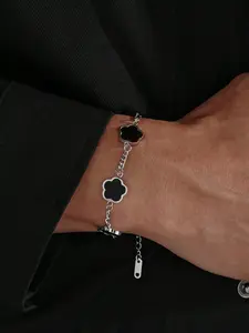 1-piece Stainless Steel Men's Fashionable Clover Bracelet with Charms, Suitable for Daily Wear