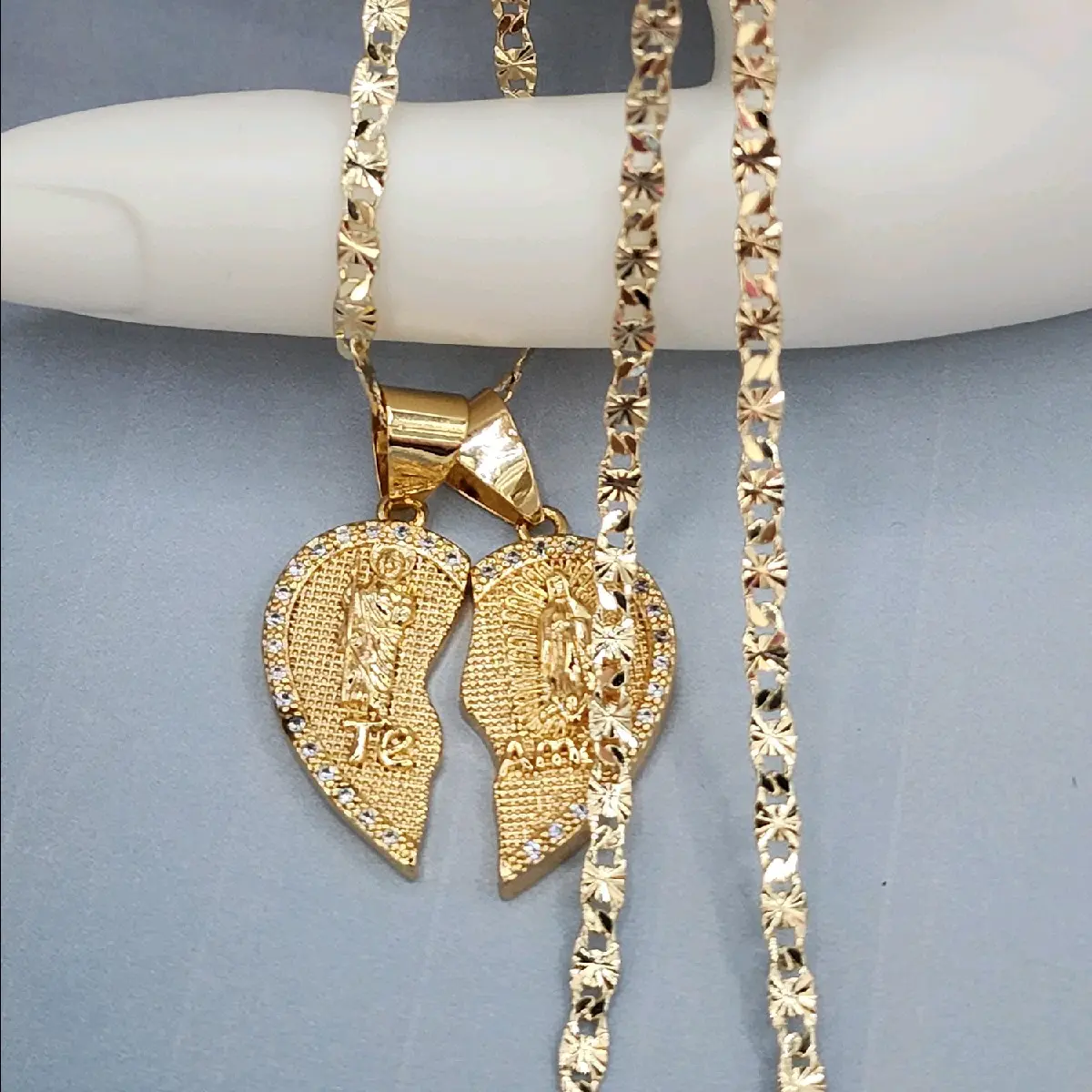 te amo saint jude virgin Mary heart with stones  chain 18"inches 24"inches available
