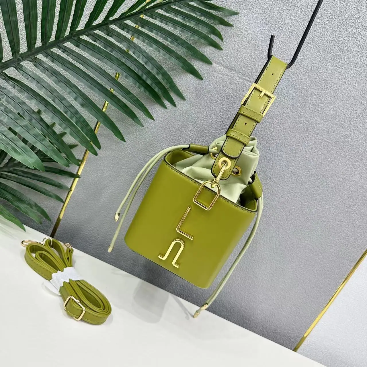 Z66-New small women's tote Mini bucket bag Fashionable Handbag Leather Handbag