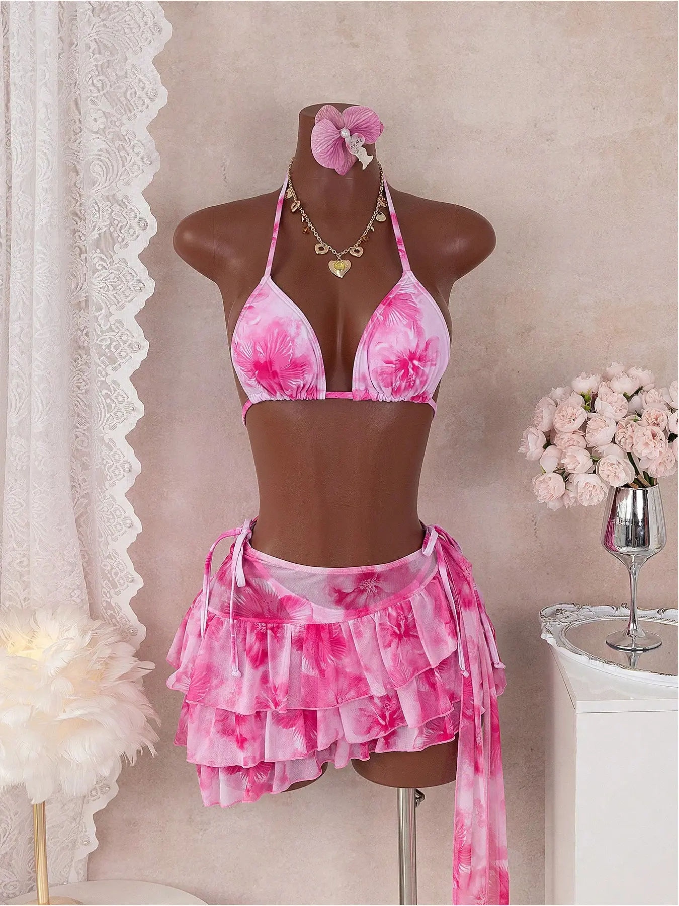 Romantic printed three-piece set for women, suitable for occasions such as seaside gatherings and pool parties, floral print bikinis, Floral Swimsuits, Floral Printed Swimwear, Bikini Sets