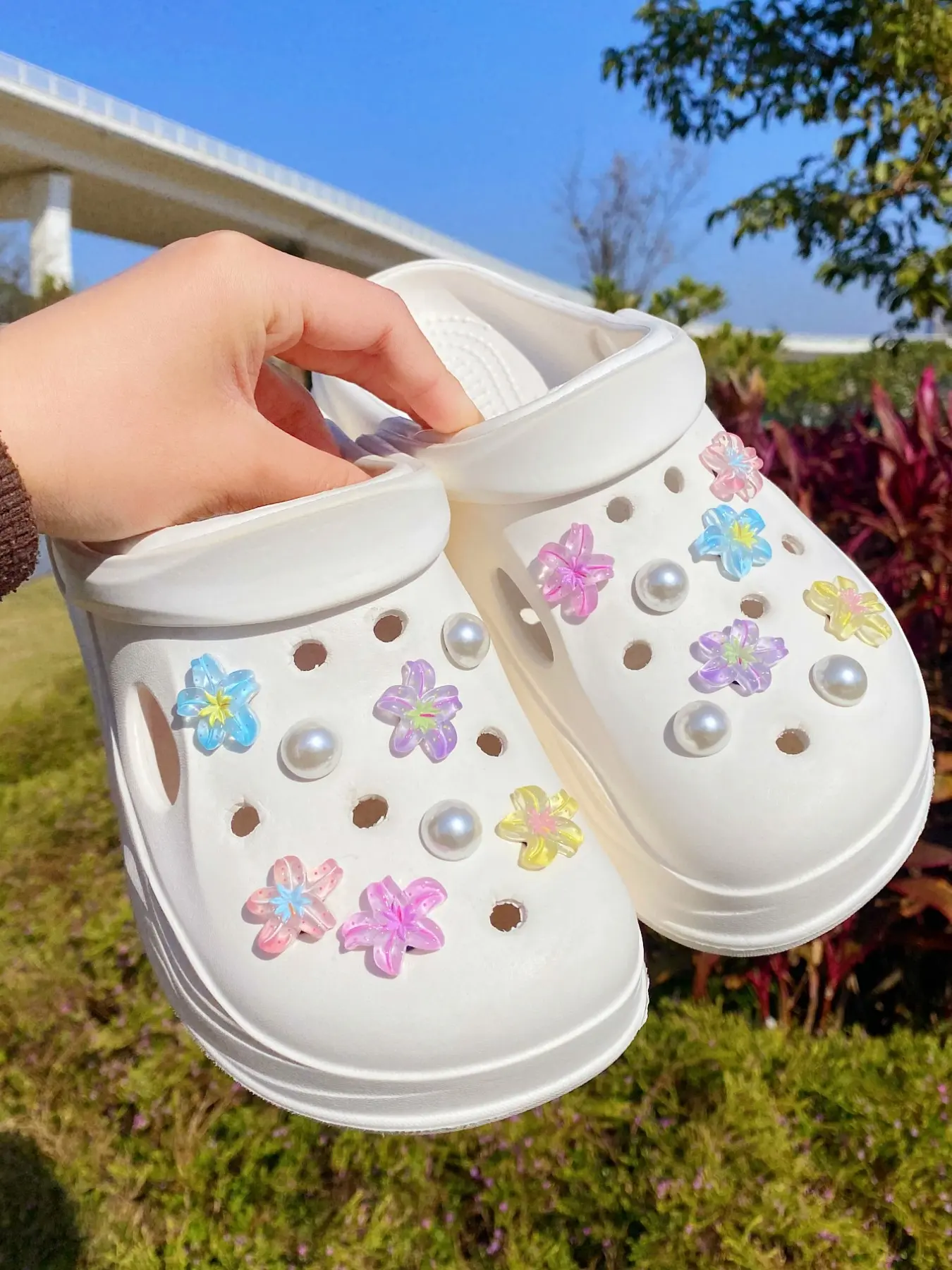 16 Piece Resin Flower Shoe Decorations Shoe Charms Set DIY Creative Casual Accessories Decorative Shoe Accessories Flower Shoes Decoration, Fun Multifunctional Personalized Footwear for Parties and Special Occasions