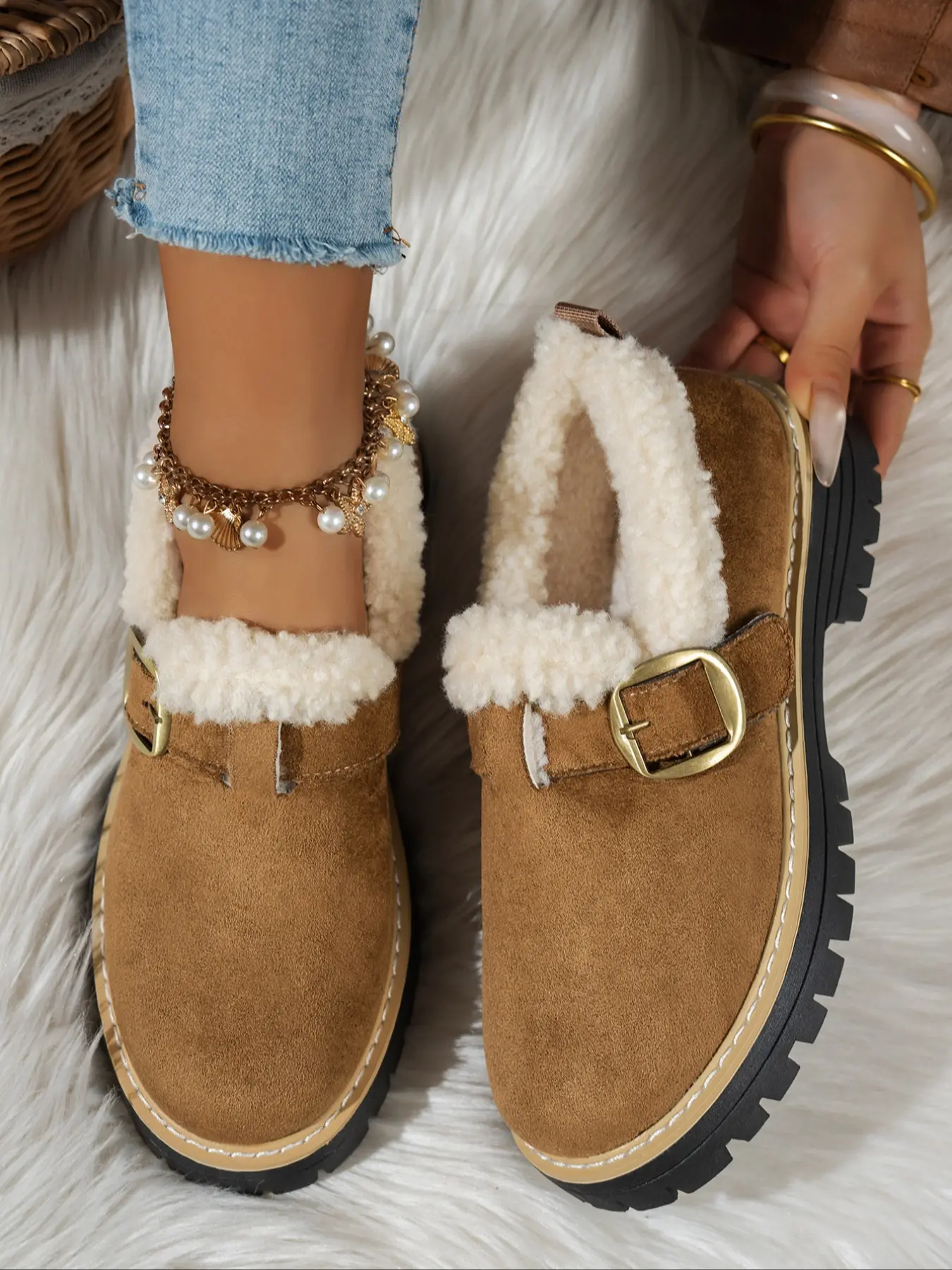 New Women's Flat Comfortable Versatile Western Slip On Shoes Faux Fur Lined Outdoor Wear Suitable for Various Occasions