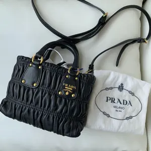 Pre-owned PRADA Vintage Ruched Leather Mini Tote, Detachable Strap, Y2K Fashion Shoulder Bag/ZH03216526