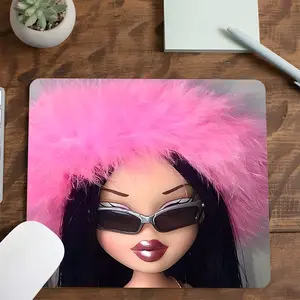 Square Stylish Doll Character Gaming Mouse Pad, Chic Pink Feather Accessory Design, Fashionable Desktop Decorative Protective Pad, Rubber Anti-slip Lockedge Work Pad, Small Size Suitable for Laptop, Desktop Computer Games, Work, Daily Use