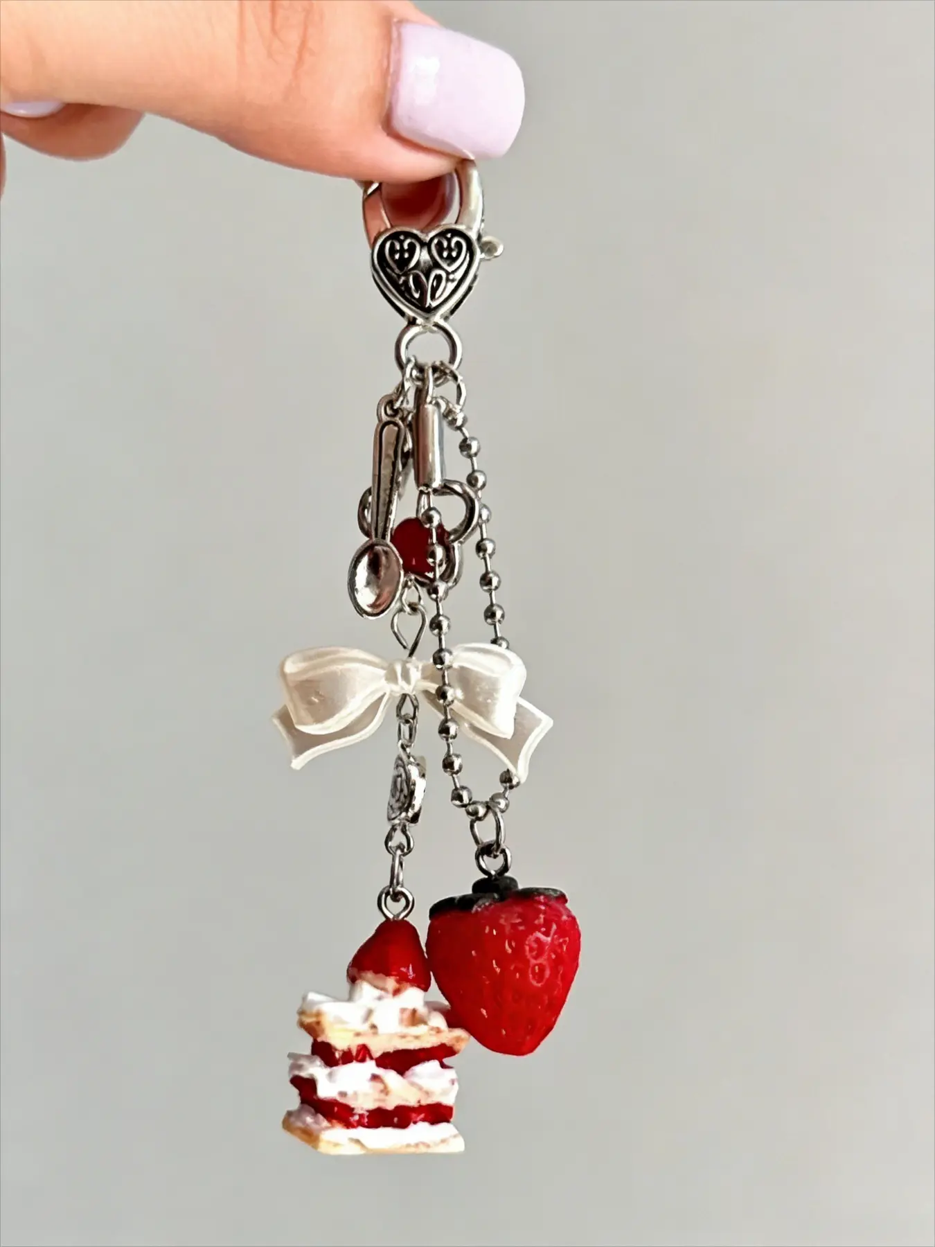 Cute Strawberry Cream Cake Keychain Kawaii, Creative Sweet Design, Women's Bow Phone Strap, Bag Charm, Gift Idea, Fashion Accessory