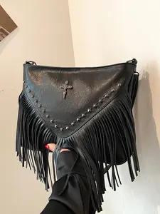 Punk style rivet tassel shoulder crossbody bag, Fringe Hobo Bag, fashionable retro crescent-shaped shoulder bag, simple and versatile, street niche design, a variety of colors to choose from, suitable for daily commuting, shopping, etc.