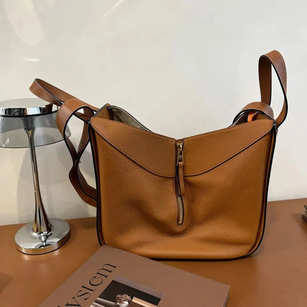 Pre-owned Loewe Hammock Small Hobo AS260608006