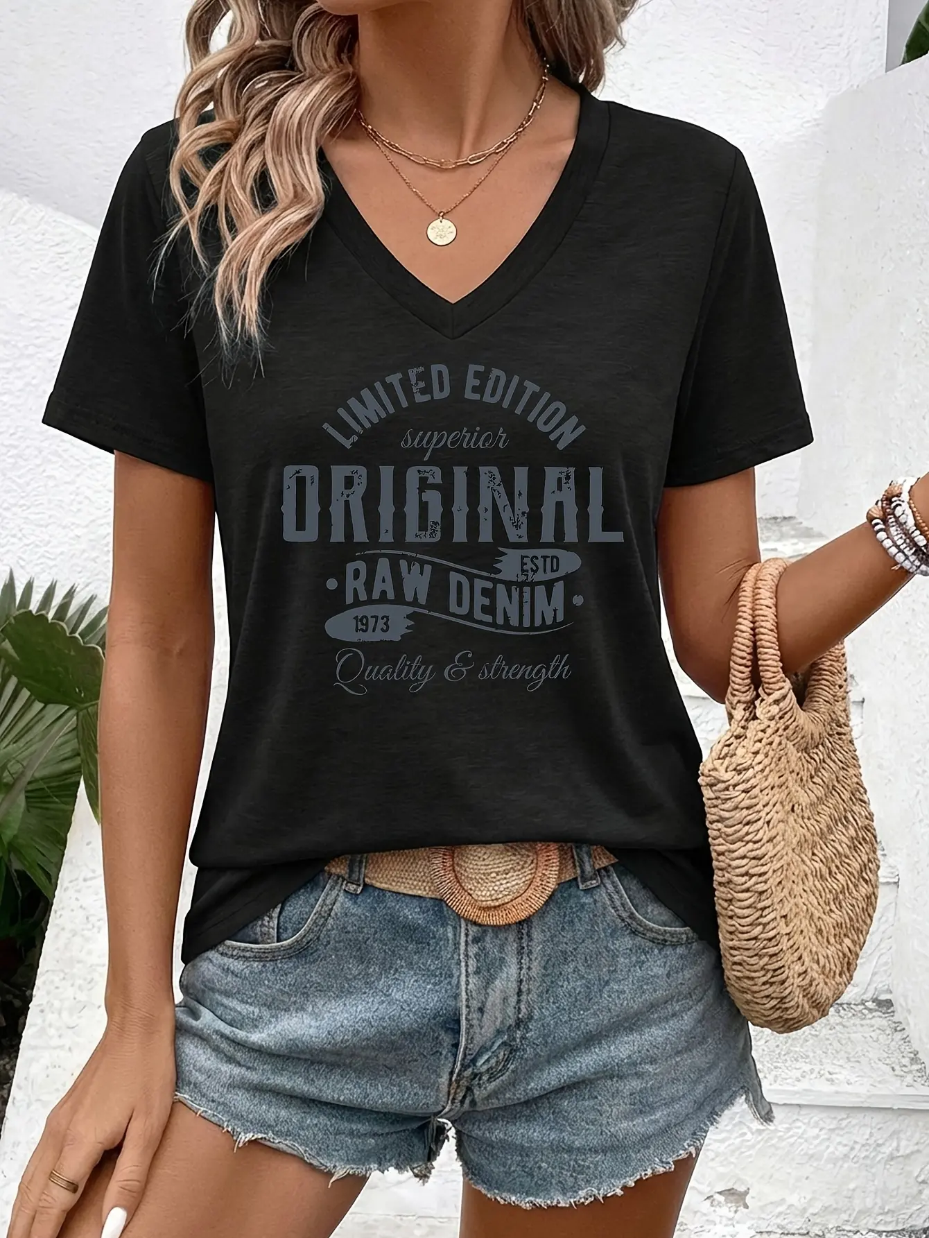 Women'S V-Neck Short Sleeve T-Shirt, "LIMITED EDITION ORIGINAL 1973" Vintage Denim Print, Skin-Friendly And Breathable, Casual Summer Streetwear with Denim Shorts Or Semi-Skirt, Individual Choice for Retro Denim Style