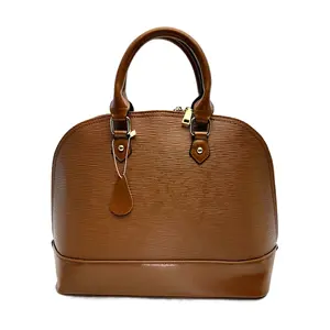 Classic Fashion Tote Handbag in Synthetic PU Leather with Lipstick Pattern, Detachable Shoulder Straps, Large Internal Compartment & Classic Design.