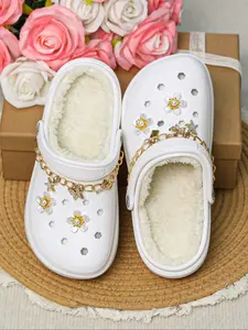 Women's Winter Plush Lined Slip-On Textured Design Clogs, Warm Slippers, Anti-Slip Eva Indoor Outdoor Garden Shoes, Gold Chain Flower Decor, Perfect Christmas Gift