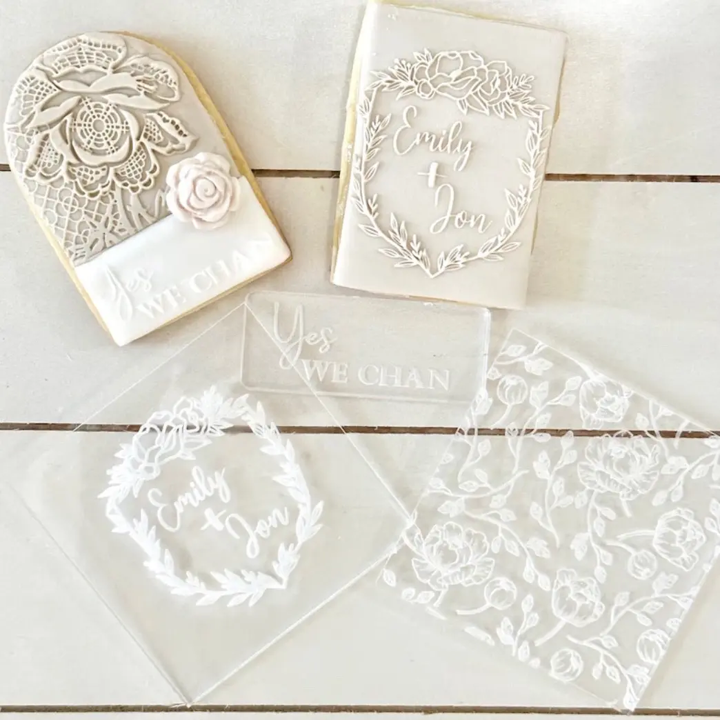 Custom Cookie Stamp - Customizable Design with Floral Elements, Ideal for Personalizing Cookies and Treats