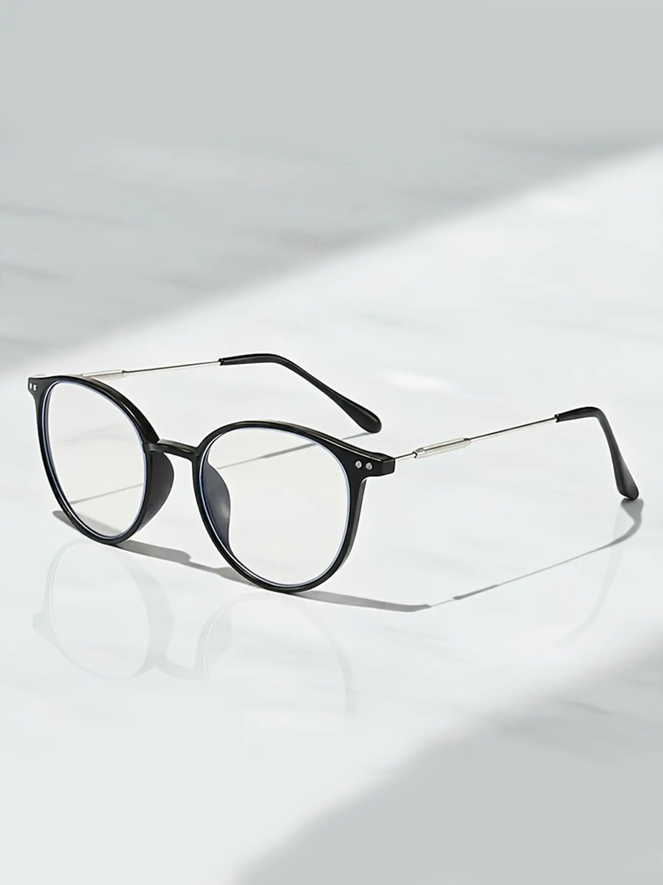 Women's Round Frame Glasses, Square Frame Eyewear for Men and Women, Daily Fashion Accessory, Reading Glasses, Workwear Compatible, Trendy Casual Frames, Stylish Square Frames, Trendy Casual Eyeglasses