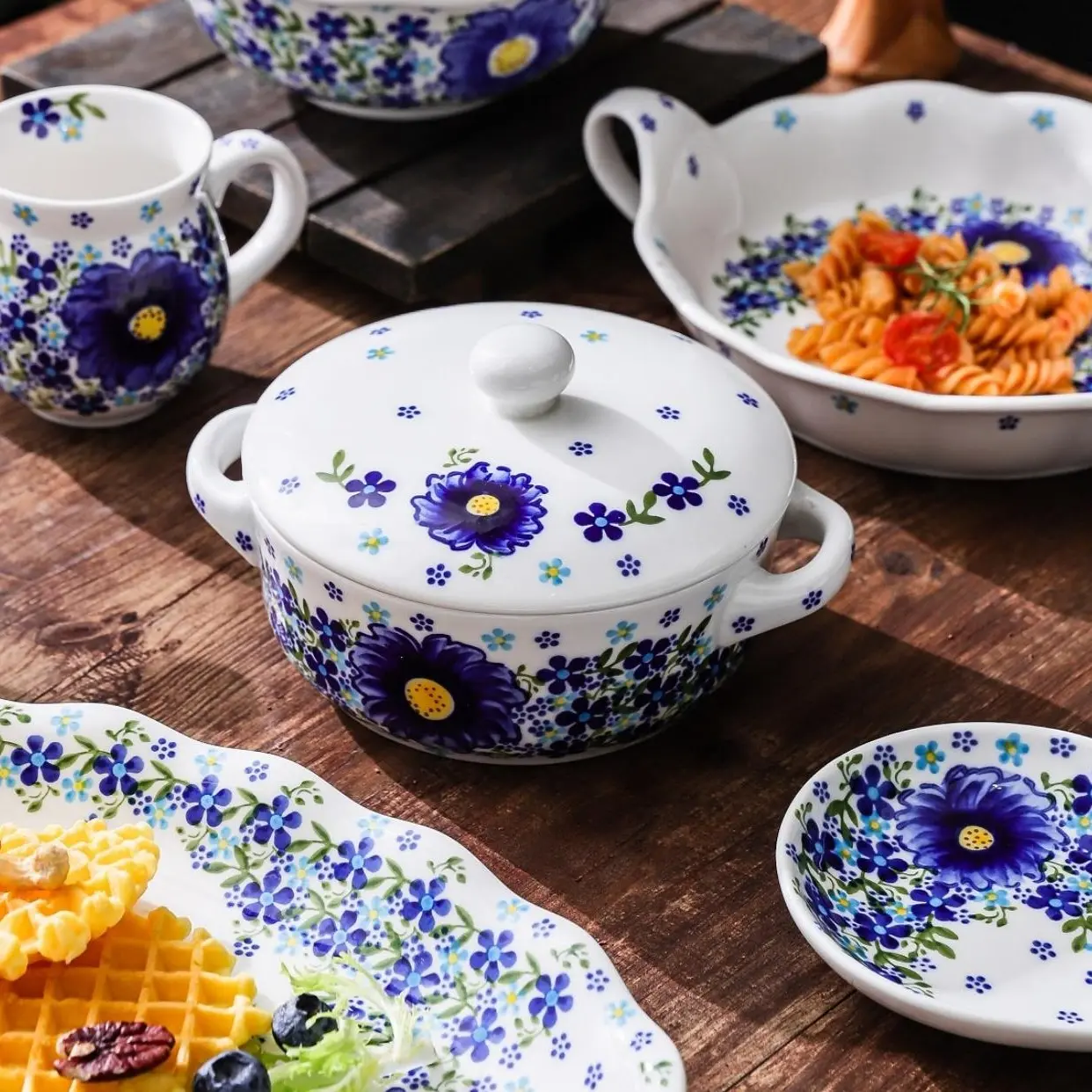 HongDian Blue Floral Tableware Series,Optional Cup Bowl Plate Lidded Casserole,Hand Painted Craft,Premium Porcelain,White Blue Green,SGS Tested Underglaze Fade Resistant,Microwave Dishwasher Oven Sterilizer Safe,Home Gift Party Family All Ages